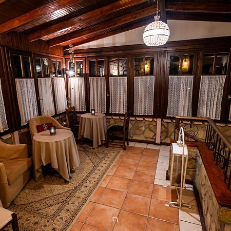 Fanaras Hotel Калаврита Экстерьер фото