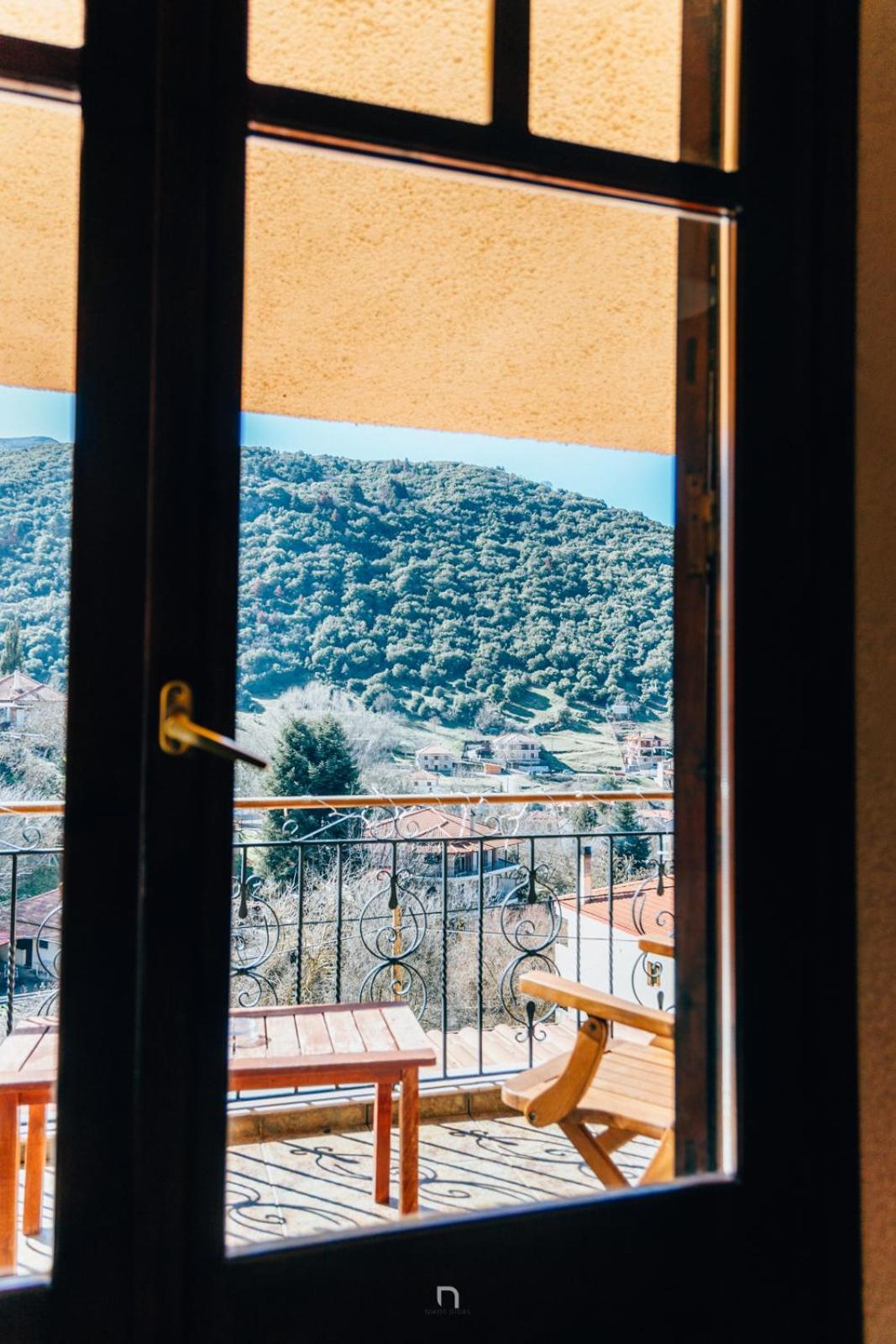 Fanaras Hotel Калаврита Экстерьер фото