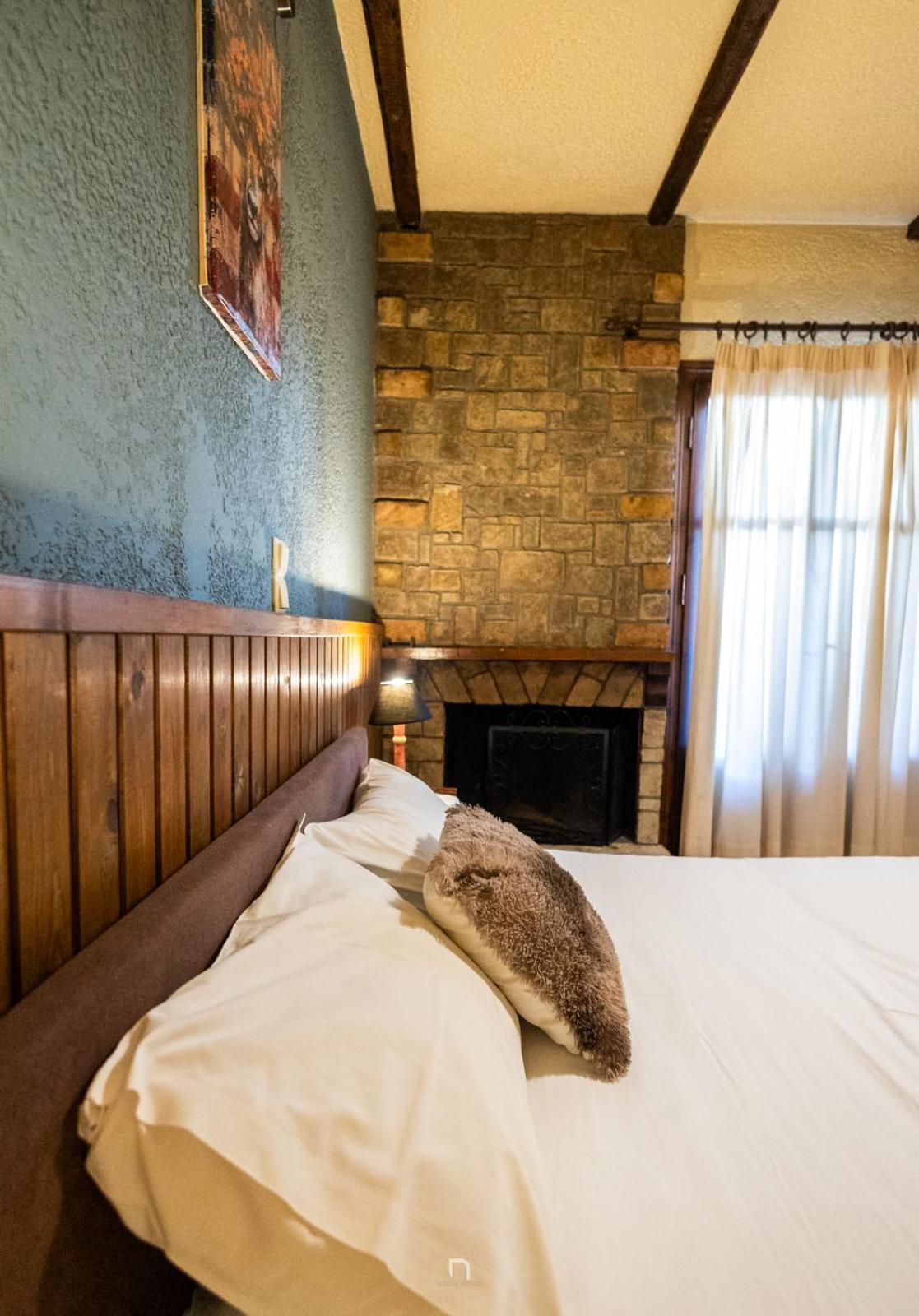 Fanaras Hotel Калаврита Экстерьер фото
